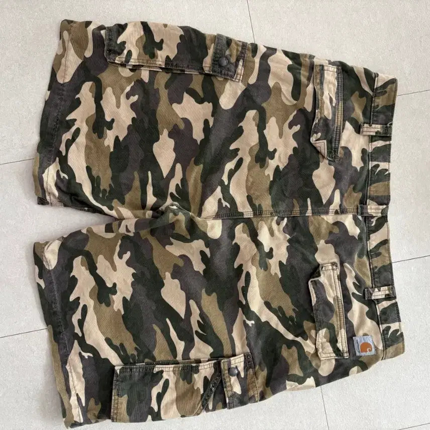 [SOLD OUT] Carhartt 칼하트 릴렉스드핏 카모 카고 반바지