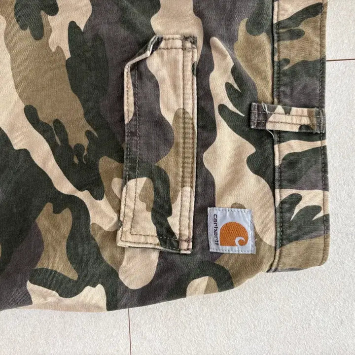 [SOLD OUT] Carhartt 칼하트 릴렉스드핏 카모 카고 반바지