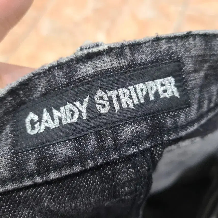 [BUNJANG] candy stripper 해골 토끼 데님 워싱 청바지 / candy stripper 해골 토끼 데님 워싱 청바지