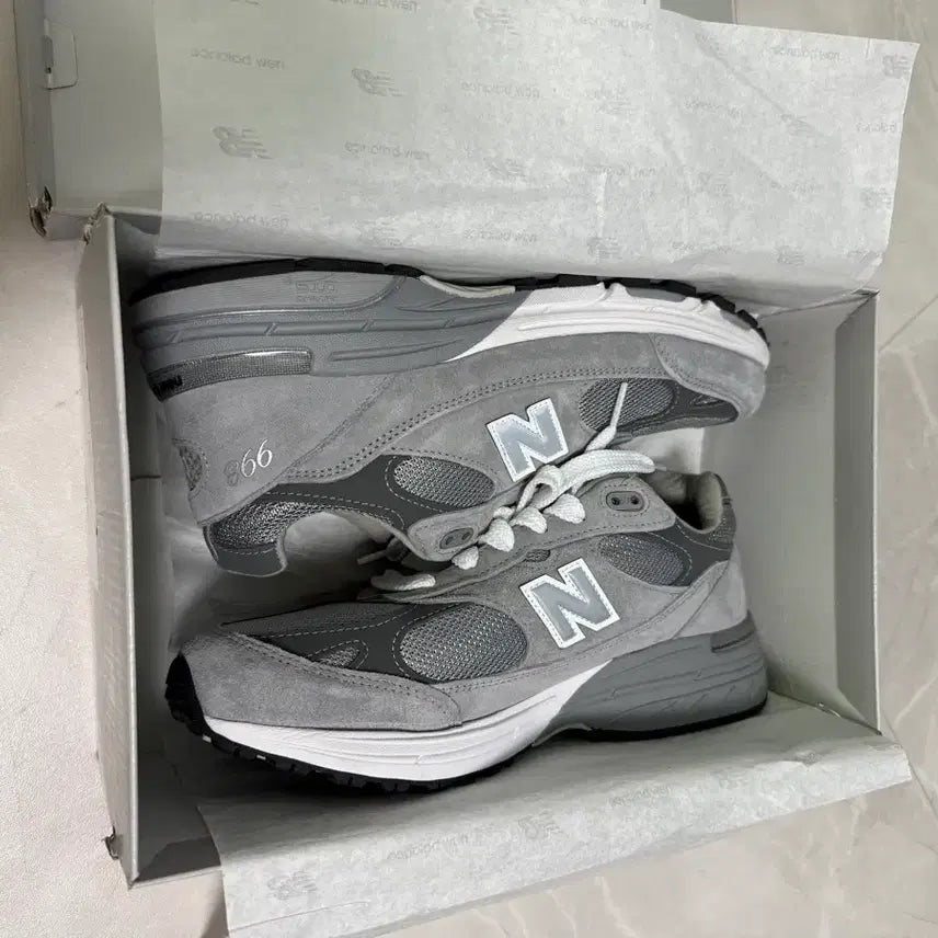 [SOLD OUT] 뉴발란스 런닝화 회색