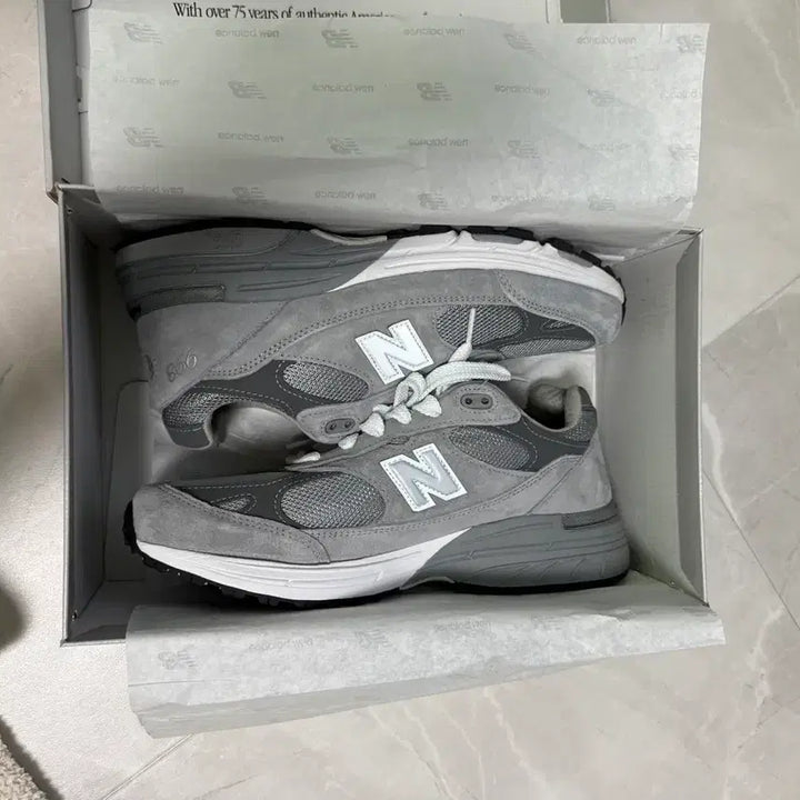 [SOLD OUT] 뉴발란스 런닝화 회색