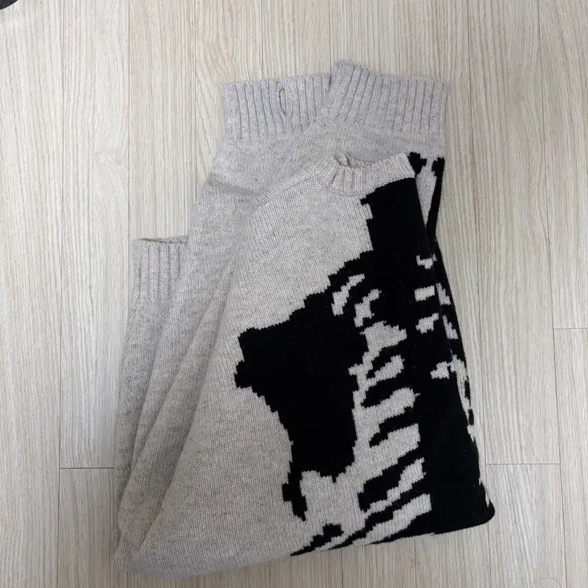 [SOLD OUT] 캐피탈 5G 본 니트 카나리 3사이즈