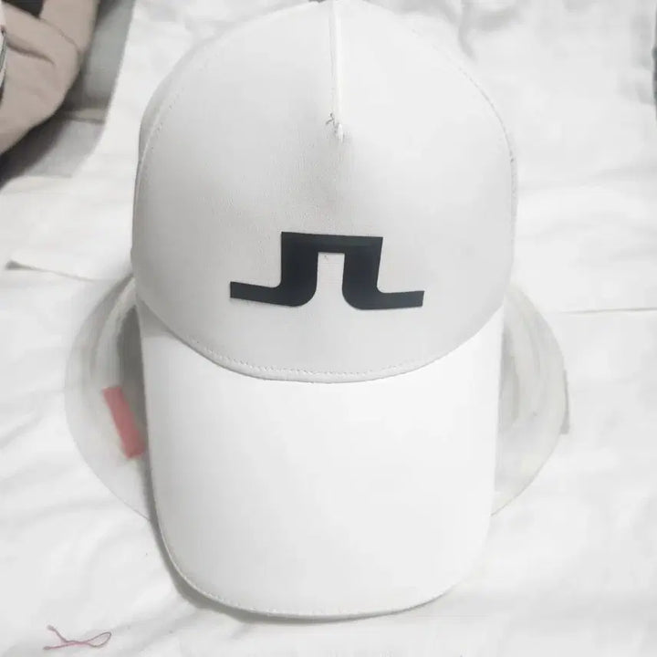 [SOLD OUT] 제이린드버그 JL 화이트 볼캡 모자
