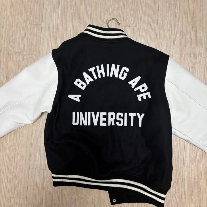 [SOLD OUT] 베이프 유니버시티 바시티 자켓 L