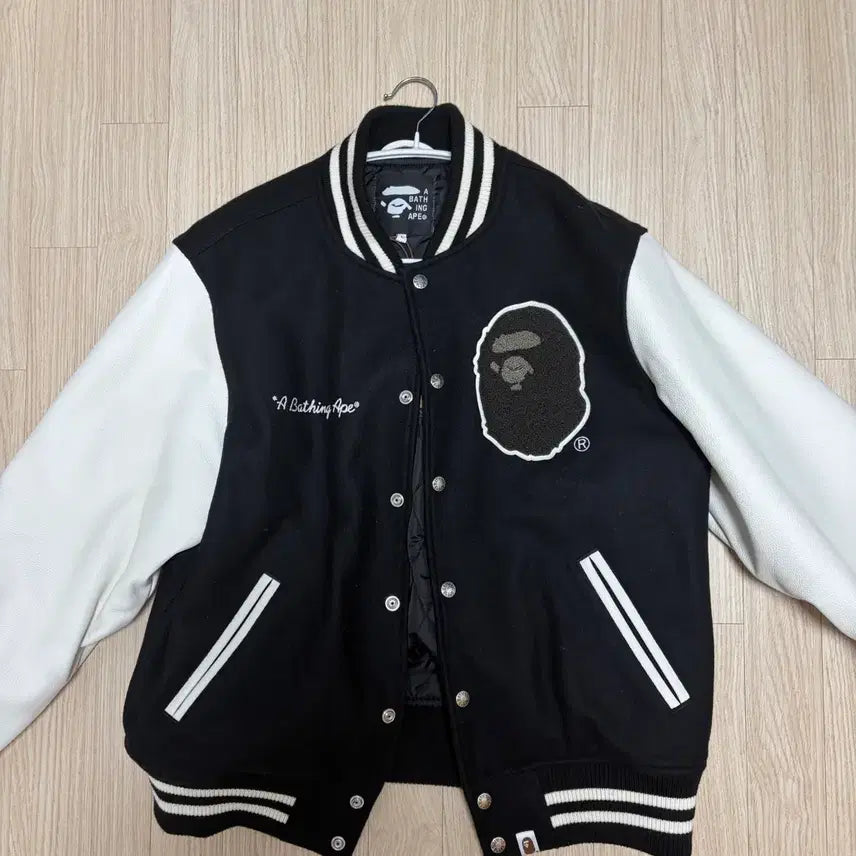 [SOLD OUT] 베이프 유니버시티 바시티 자켓 L