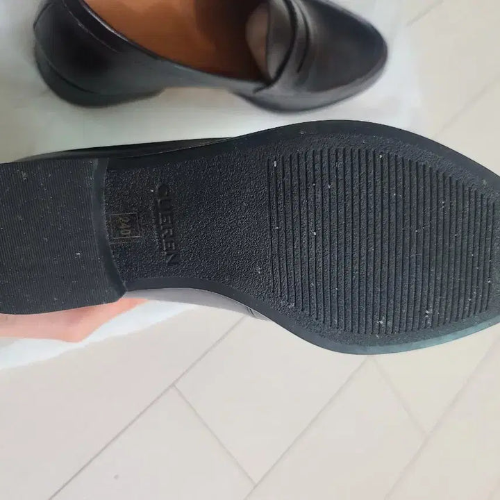 [BUNJANG] Kueren London 09 Loafers (240 Size) / 쿠에른 런던09 로퍼 240사이즈(무배)오늘만이가격