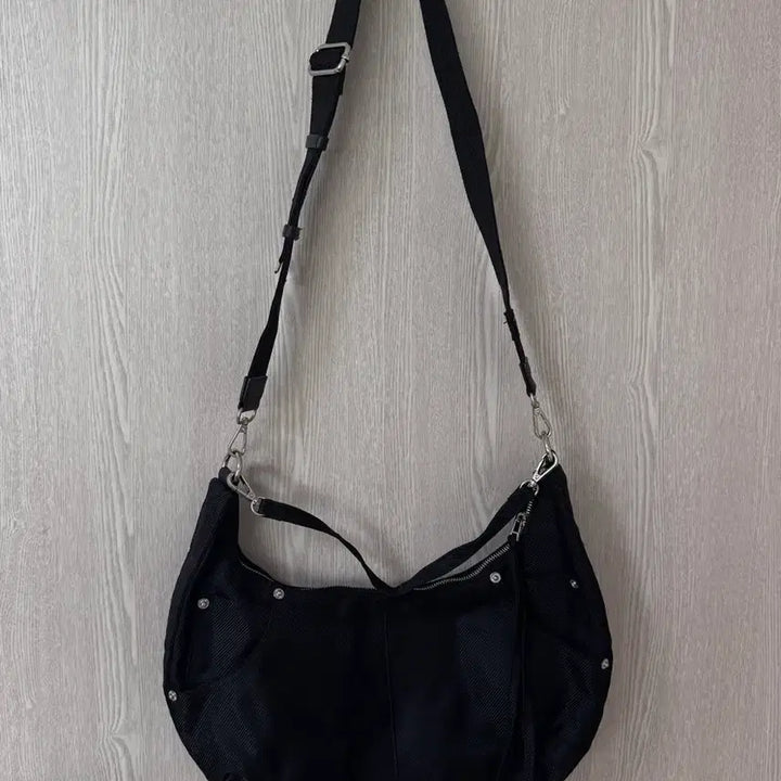 [BUNJANG] Maison Mined Two Tone Saddle Bag Black / 메종미네드 새들백 블랙