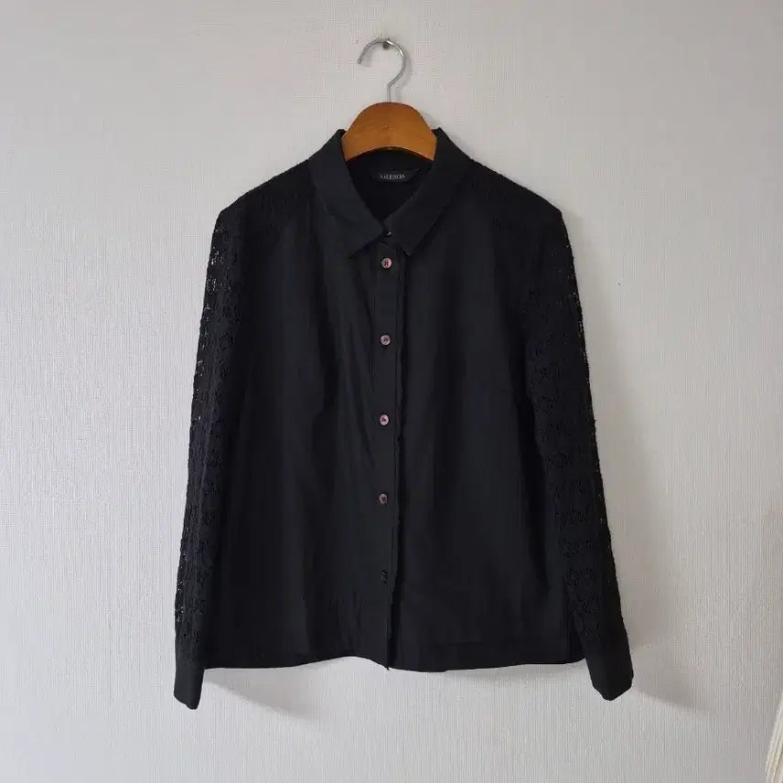 [BUNJANG] Balenciaga Lace Sleeve Black Blouse / [발렌시아] 레이스 소매 블랙 블라우스