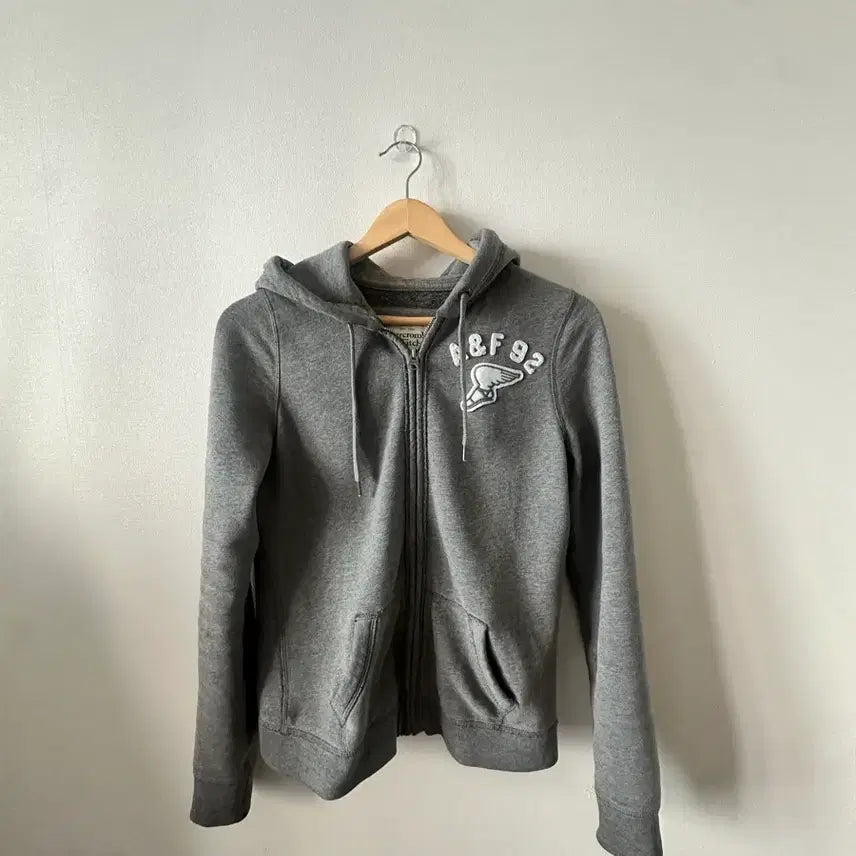[BUNJANG] Abercrombie &amp; Fitch Grey Zip-Up Hoodie (M) / 아베크롬비 그레이 후드집업 M 미세기모