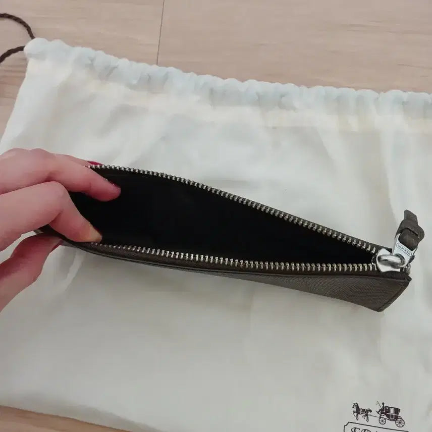 [BUNJANG] Coach Leather Pencil Case + Bag (Brown / Black) / 코치 가죽 필통 + 백 (브라운 / 블랙)