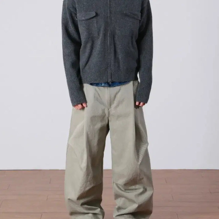 [BUNJANG] MMMC Urban High-Neck Two-Pocket Knit Zip-Up Charcoal (M) / MMMC-어반 하이넥 투포켓 니트집업(차콜/M)