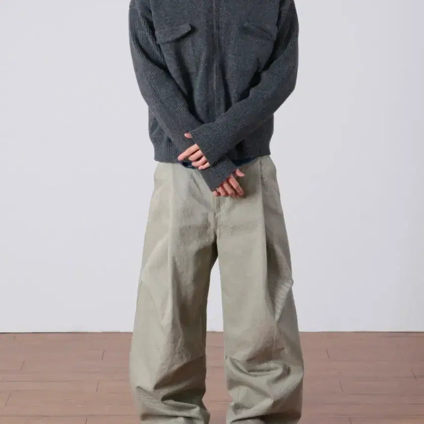[BUNJANG] MMMC Urban High-Neck Two-Pocket Knit Zip-Up Charcoal (M) / MMMC-어반 하이넥 투포켓 니트집업(차콜/M)
