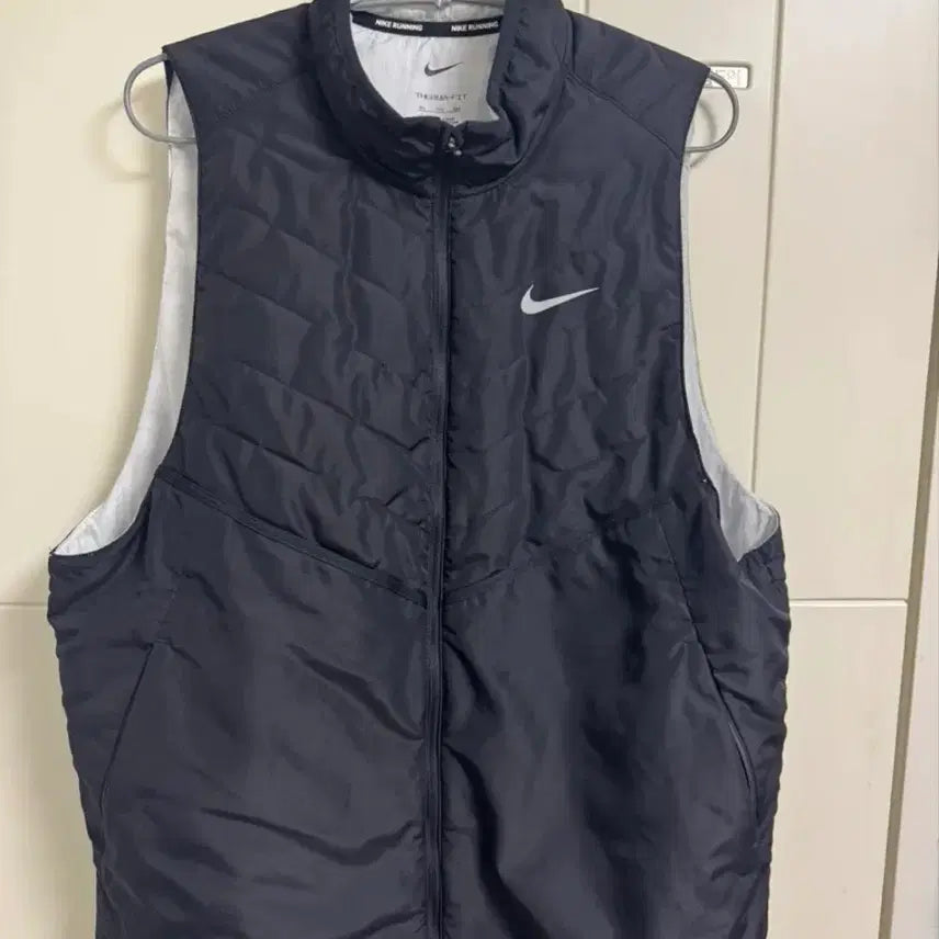 [BUNJANG] Nike Sports Lightweight Padded Vest / 나이키 스포츠 경량 패딩조끼