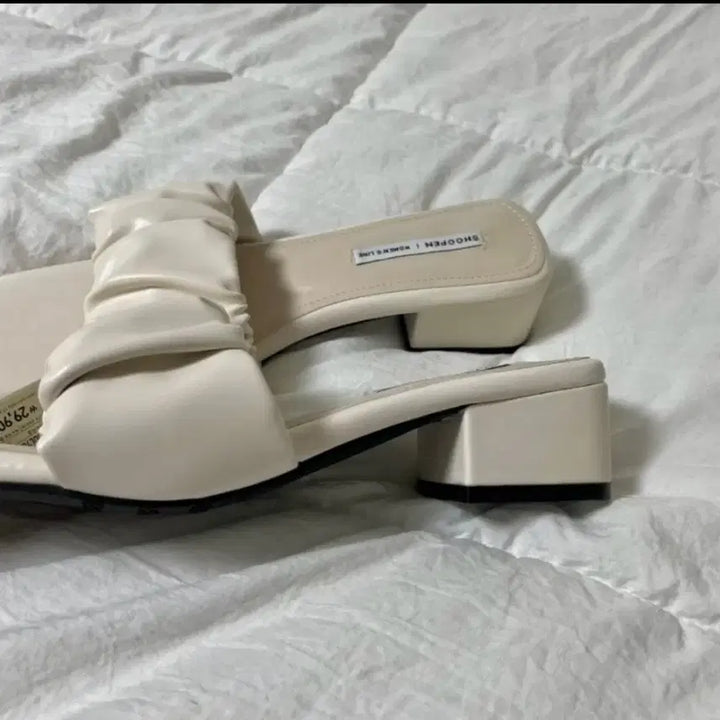 [BUNJANG] Shufen Shirring Sandals - Ivory, 230mm / 슈펜 셔링 샌들 아이보리 230 굽4cm 품절상품
