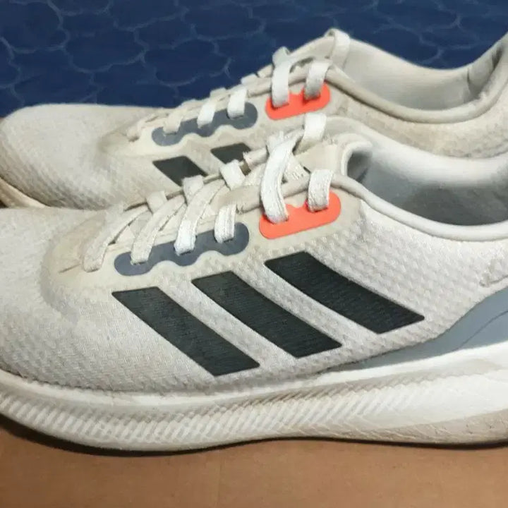 [BUNJANG] Adidas Runfalcon Wide 3.0 Running Shoes (275) / 아디다스 런팔콘 와이드 3.0 클라우드 코어 런닝화 (275)