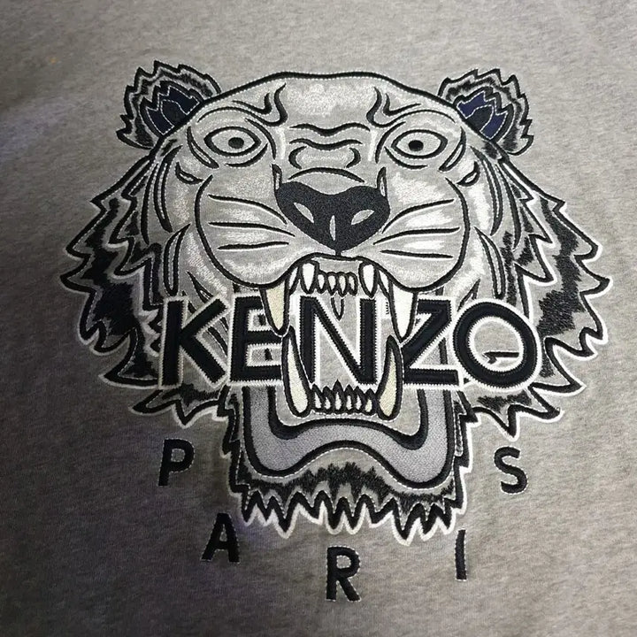 [BUNJANG] Kenzo Tiger Embroidered Crewneck Sweatshirt (Gray, S) / 겐조 바시티 풀오버 타이거 자수로고 맨투맨 그레이 (S)