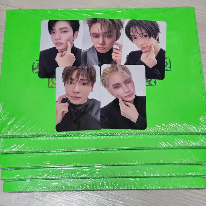 [SOLD OUT] (단순개봉) 투바투 가시잠바 개인반 THORN ver. 포카 앨범 세트