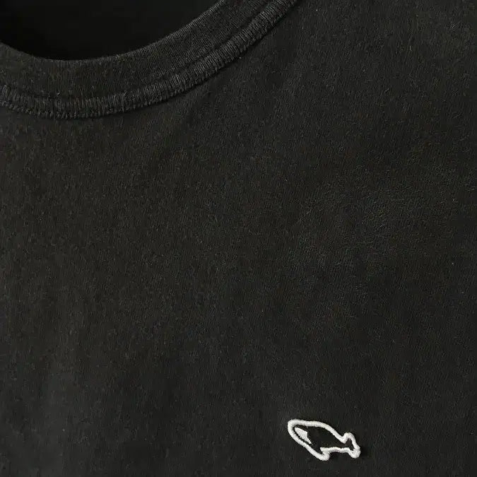 [BUNJANG] Neads Black Short Sleeve T-Shirt Size 100 / 네이더스 블랙 반팔 티셔츠 100사이즈  앞면미세얼룩보임