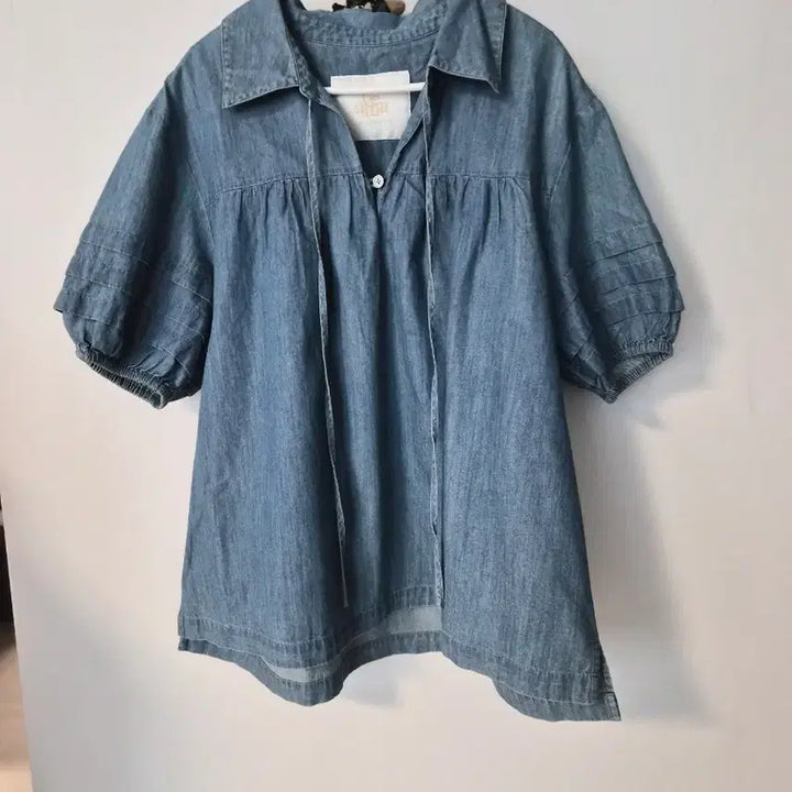 [BUNJANG] LENINA Evelyn V-Neck Denim Shirt / 새상품 [LENINA] 르니나 에벨린(EVELYN) 브이넥 데님 셔츠 -