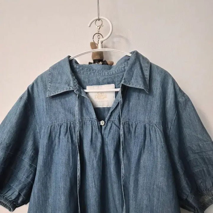 [BUNJANG] LENINA Evelyn V-Neck Denim Shirt / 새상품 [LENINA] 르니나 에벨린(EVELYN) 브이넥 데님 셔츠 -