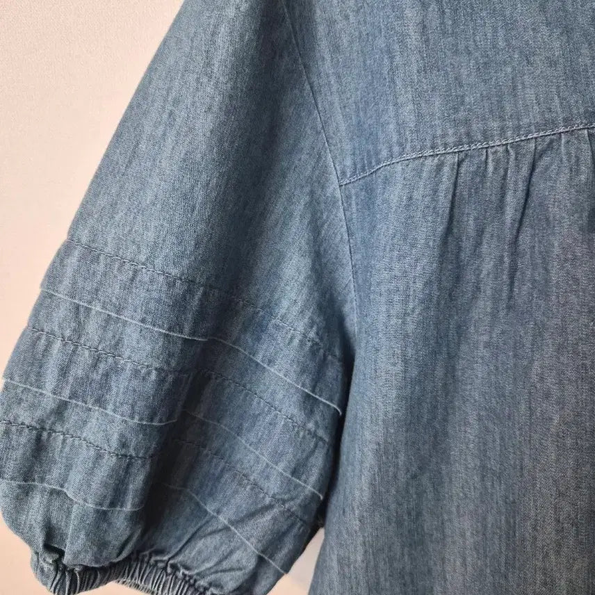 [BUNJANG] LENINA Evelyn V-Neck Denim Shirt / 새상품 [LENINA] 르니나 에벨린(EVELYN) 브이넥 데님 셔츠 -