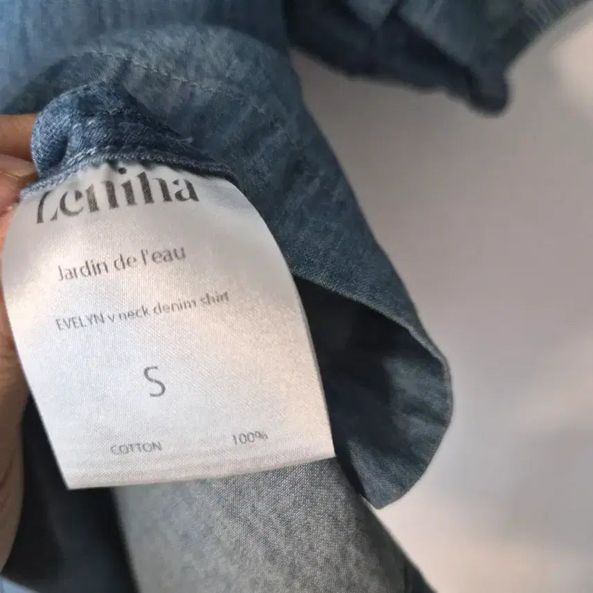 [BUNJANG] LENINA Evelyn V-Neck Denim Shirt / 새상품 [LENINA] 르니나 에벨린(EVELYN) 브이넥 데님 셔츠 -