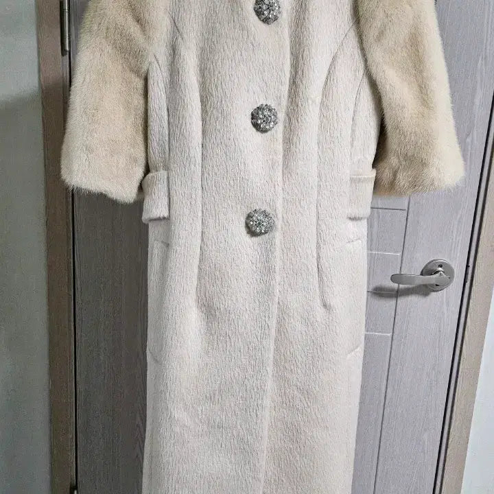 [BUNJANG] MICHAA Mink Trimmed Long Coat / 미샤 밍크 트리밍 롱코트