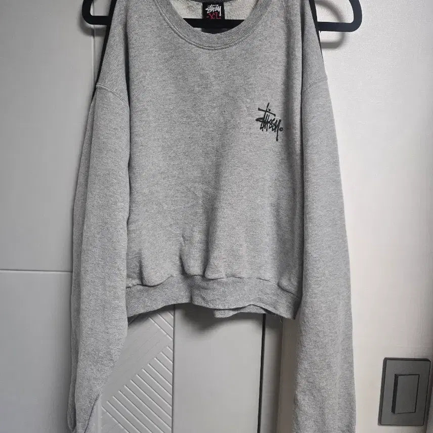 [BUNJANG] Stussy Custom Grey Cropped Sweatshirt / 스투시커스텀맨투맨 스투시 회색 맨투맨 크롭 긴팔티