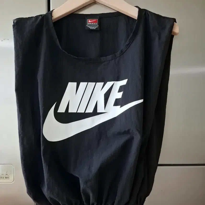 [SOLD OUT] 나이키 블랙 빅로고 나시 티셔츠