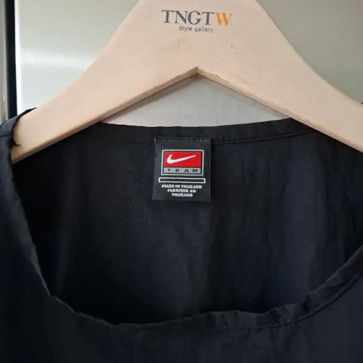 [SOLD OUT] 나이키 블랙 빅로고 나시 티셔츠
