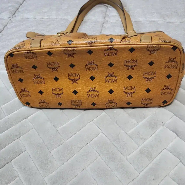 [BUNJANG] MCM Logo Shoulder Bag Brown / MCM 로고 숄더백 브라운 성주택 있어요