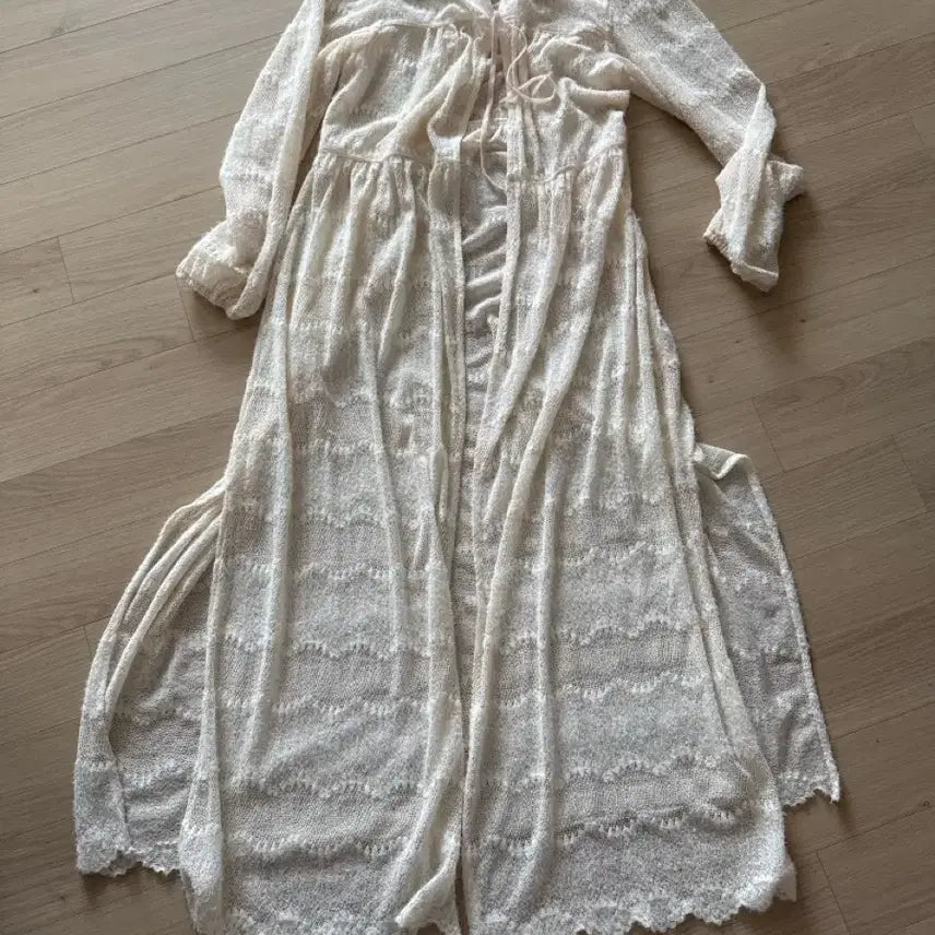 [BUNJANG] Thursday Ivory Long Knit Cardigan with Punch Lace / 써스데이 아이보리 롱 니트 가디건 펀칭 레이스