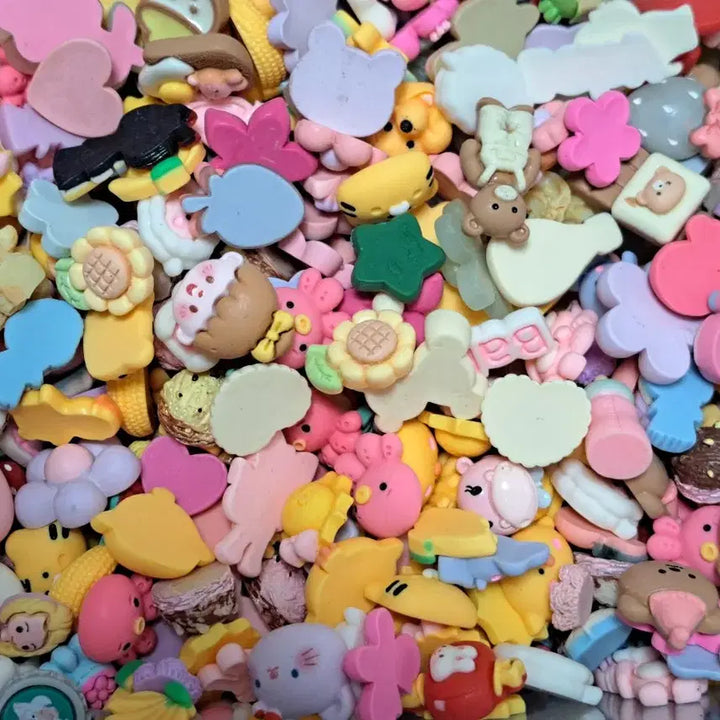 [BUNJANG] A13 Assorted Decorative Parts (240 Pieces) / A13 데코덴 파츠 믹스 탑꾸재료 240개당 랜덤