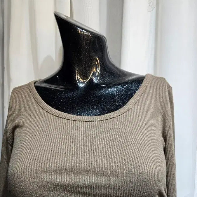 [BUNJANG] Kaki Ribbed Knit Top / 양쪽셔링 쇼트 골지 카키 긴팔