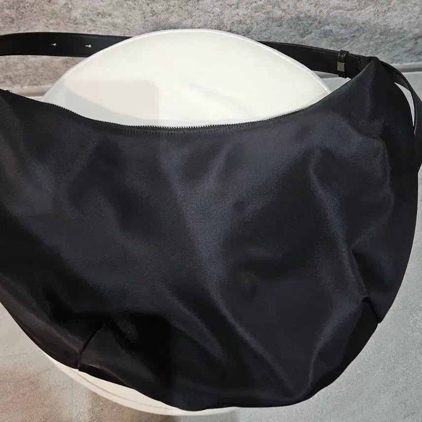 [SOLD OUT] 무쿠앤에보니 비커밍 블랙 숄더.크로스백
