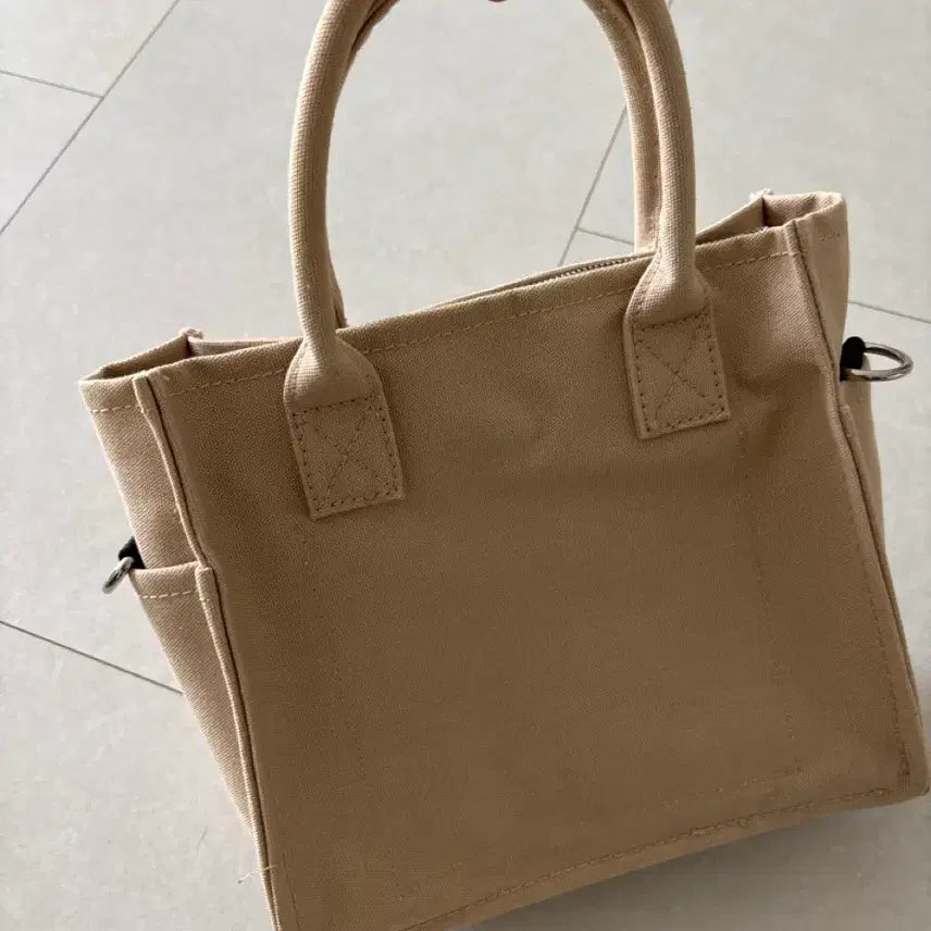 [BUNJANG] Zara Smile Floral Embroidered Tote Bag / 자라스마일 꽃 자수 토트백