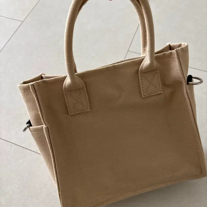 [BUNJANG] Zara Smile Floral Embroidered Tote Bag / 자라스마일 꽃 자수 토트백