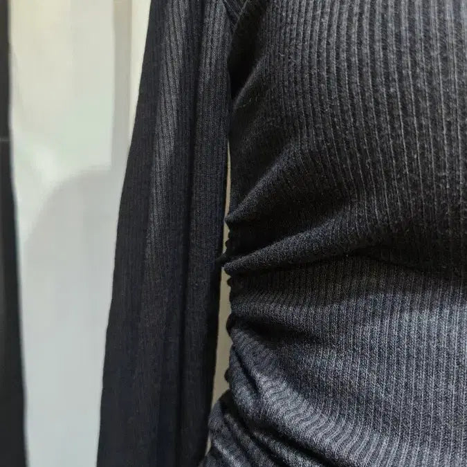 [BUNJANG] Black Ribbed Shirred Long Sleeve Top / 양쪽셔링 쇼트 골지 블랙 긴팔