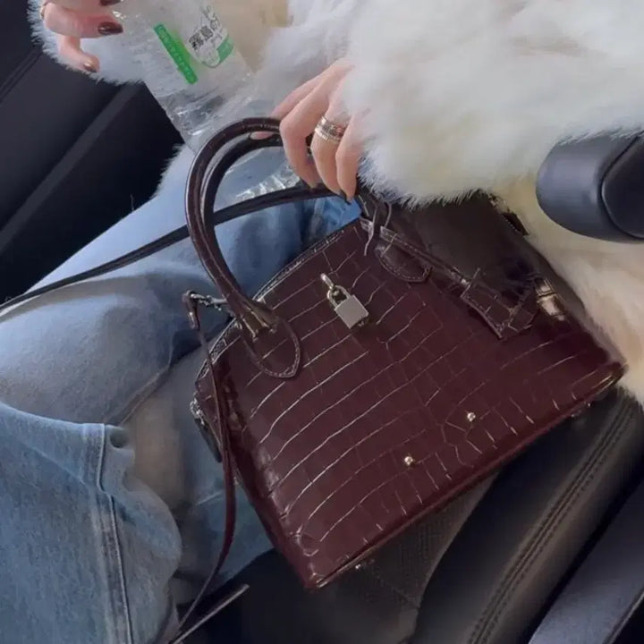 [BUNJANG] Cardinal Red Red Rock Chocolate Tote Bag / 카디널레드 레드락 초코