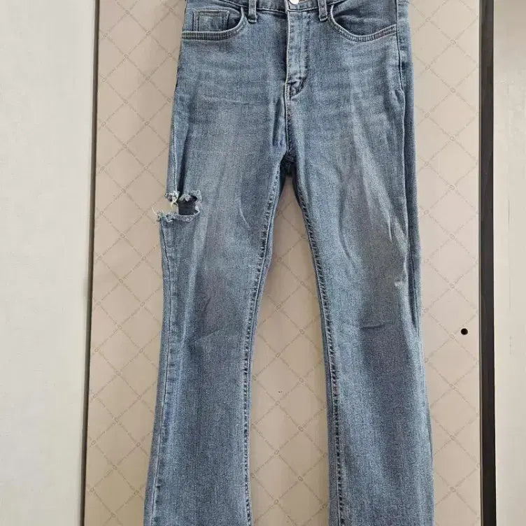 [SOLD OUT] 에이블리 여성 옆트임 일자 데님청바지