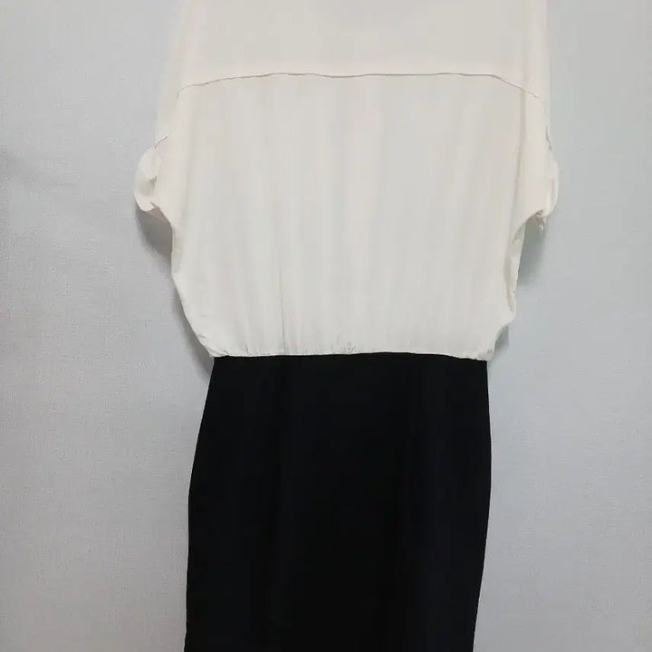 [BUNJANG] List White/Black Color Block Dress / 리스트 화이트/블랙 배색 원피스