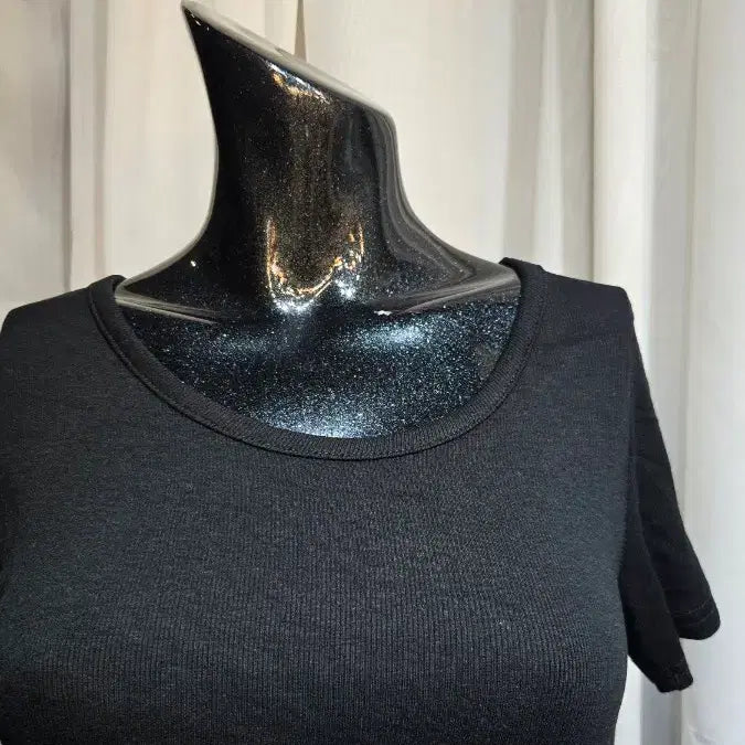 [BUNJANG] Black Ribbed Asymmetrical Hem T-shirt / 밑단 언발 블랙 골지 반팔