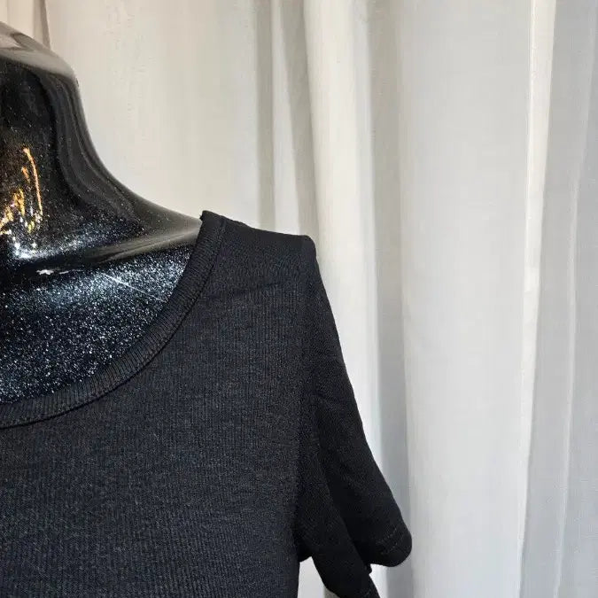 [BUNJANG] Black Ribbed Asymmetrical Hem T-shirt / 밑단 언발 블랙 골지 반팔