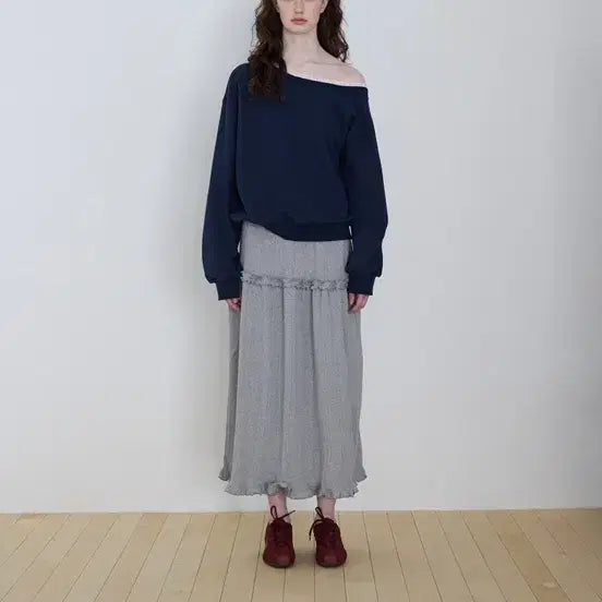 [BUNJANG] Mood Edition Off-Shoulder Navy Sweatshirt / 무드에디션 오프숄더 맨투맨 네이비