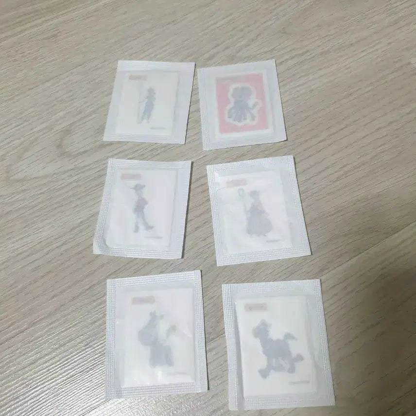 [SOLD OUT] 스타벅스 토이스토리 띠부씰 6장