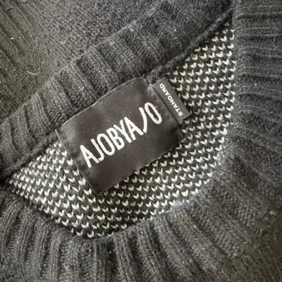 [BUNJANG] AJO BY AJO DBOF Wool Knit Sweater / 아조바이아조 DBOF 울 니트 블랙