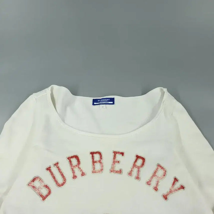 [BUNJANG] Burberry Blue Label Ivory Red Silver Glitter Logo Top / BURBERRY 버버리 블루라벨 JP 아이보리 레드 실버 글리터 로고 Y