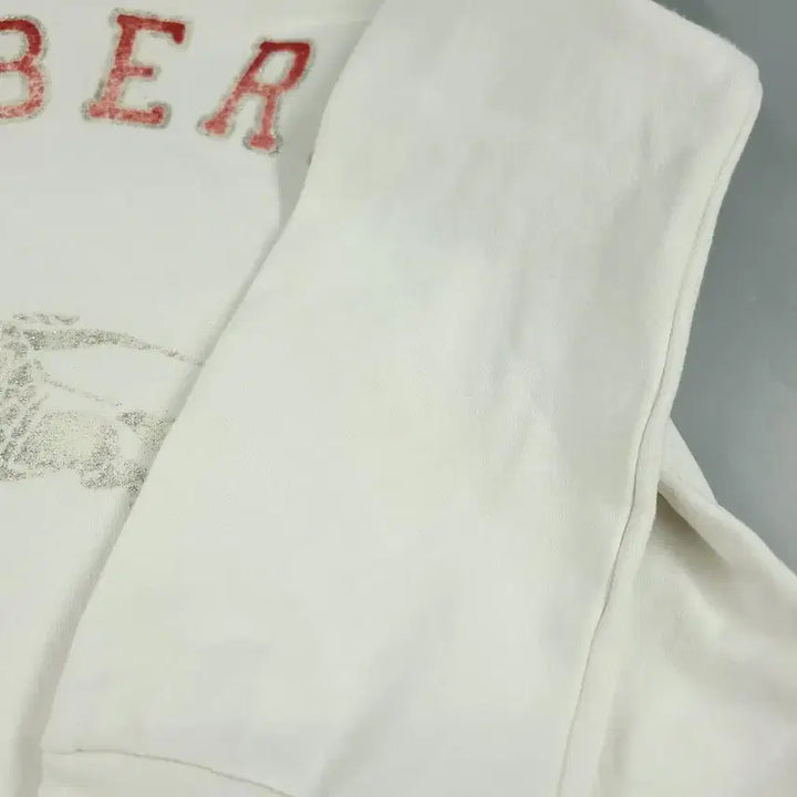 [BUNJANG] Burberry Blue Label Ivory Red Silver Glitter Logo Top / BURBERRY 버버리 블루라벨 JP 아이보리 레드 실버 글리터 로고 Y