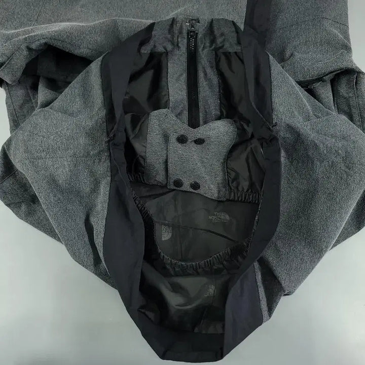 [BUNJANG] The North Face Deep Gray Black Two-Way Zipper Ski/Snowboard Jacket / 노스페이스 JP 딥그레이 블랙 배색 로고 투웨이지퍼 스키복 보드복 후드