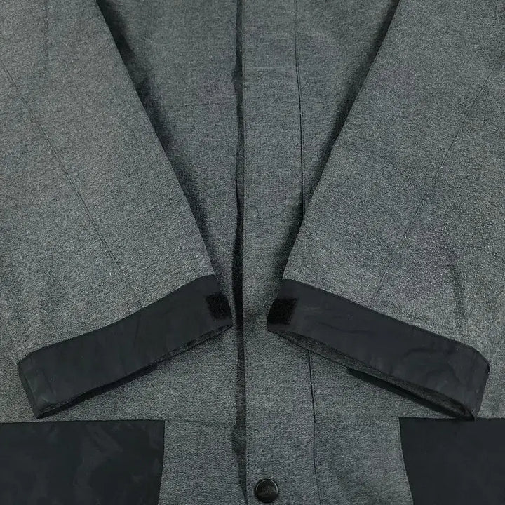[BUNJANG] The North Face Deep Gray Black Two-Way Zipper Ski/Snowboard Jacket / 노스페이스 JP 딥그레이 블랙 배색 로고 투웨이지퍼 스키복 보드복 후드